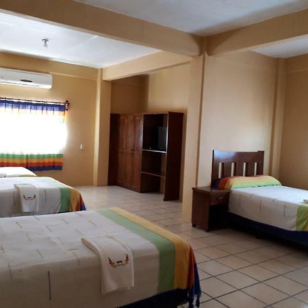 Hotel Alebrijes San Pedro Pochutla 外观 照片