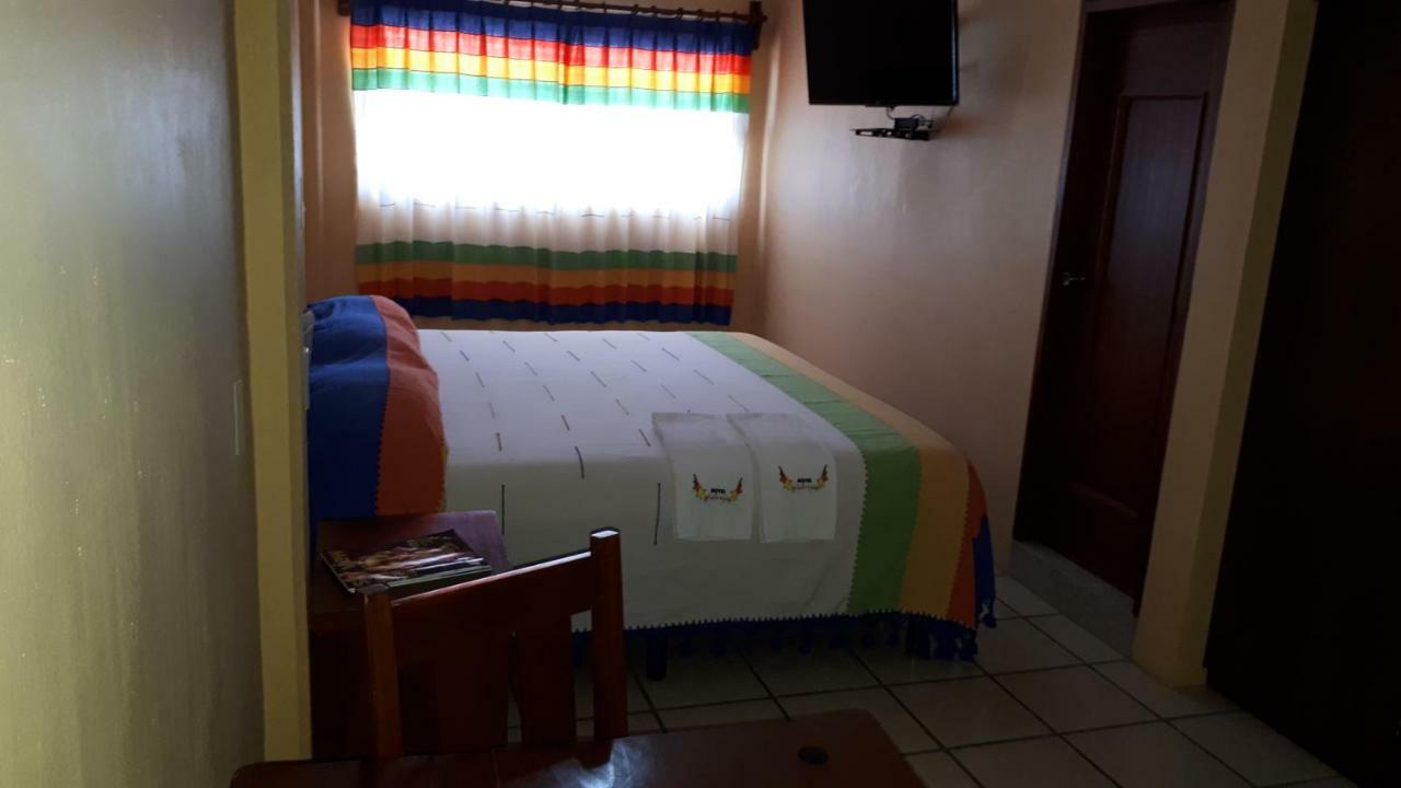 Hotel Alebrijes San Pedro Pochutla 外观 照片