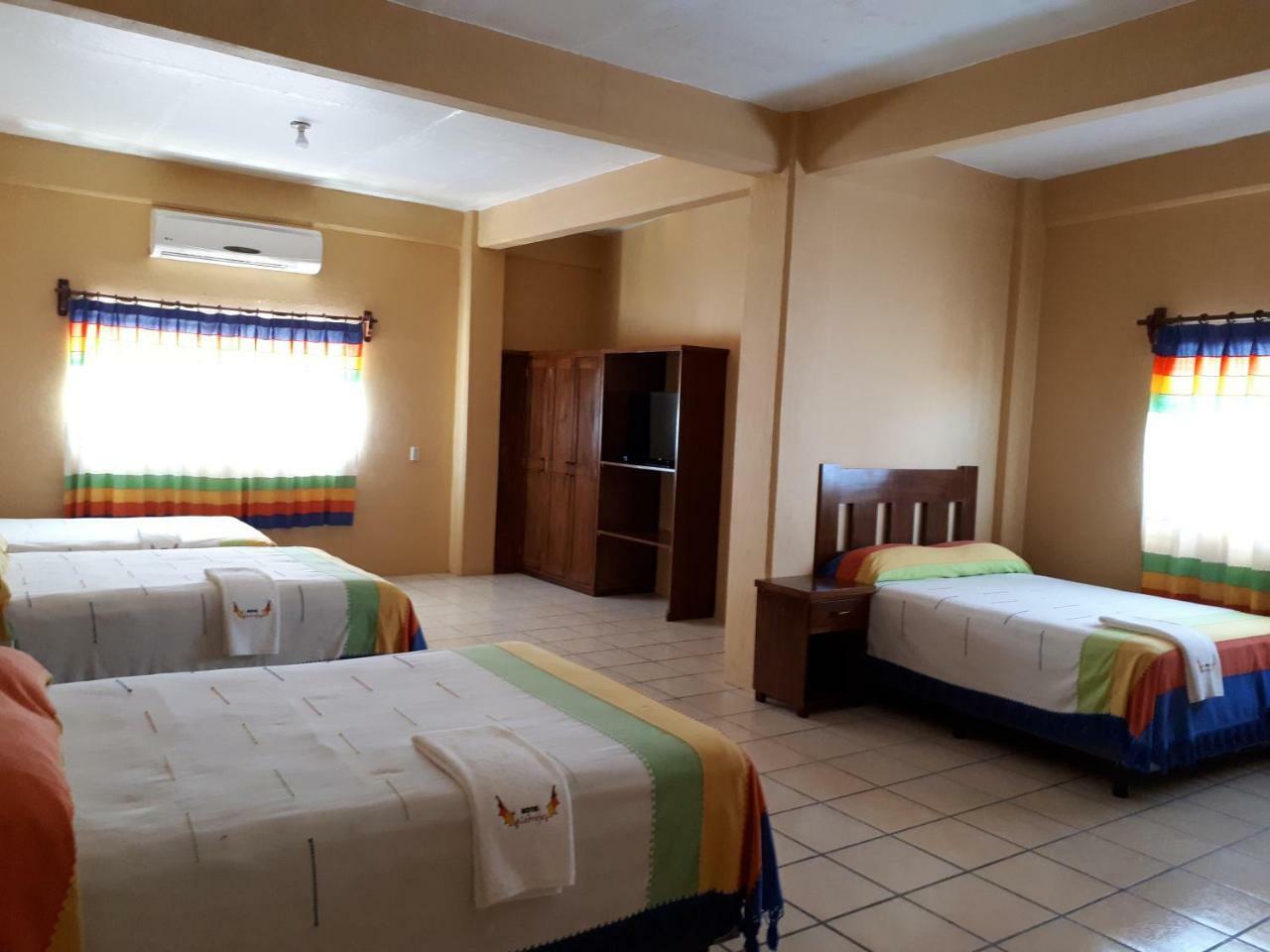 Hotel Alebrijes San Pedro Pochutla 外观 照片