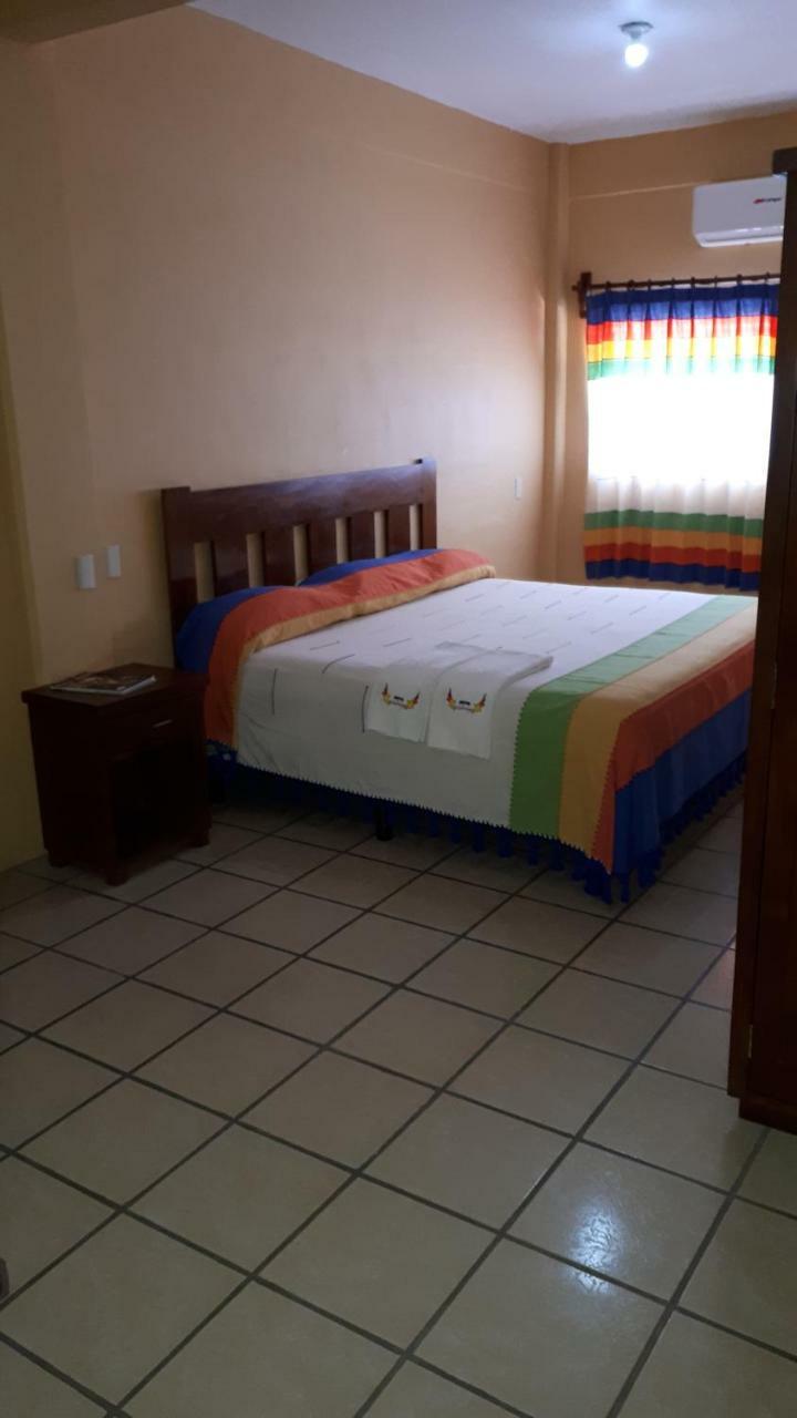 Hotel Alebrijes San Pedro Pochutla 外观 照片