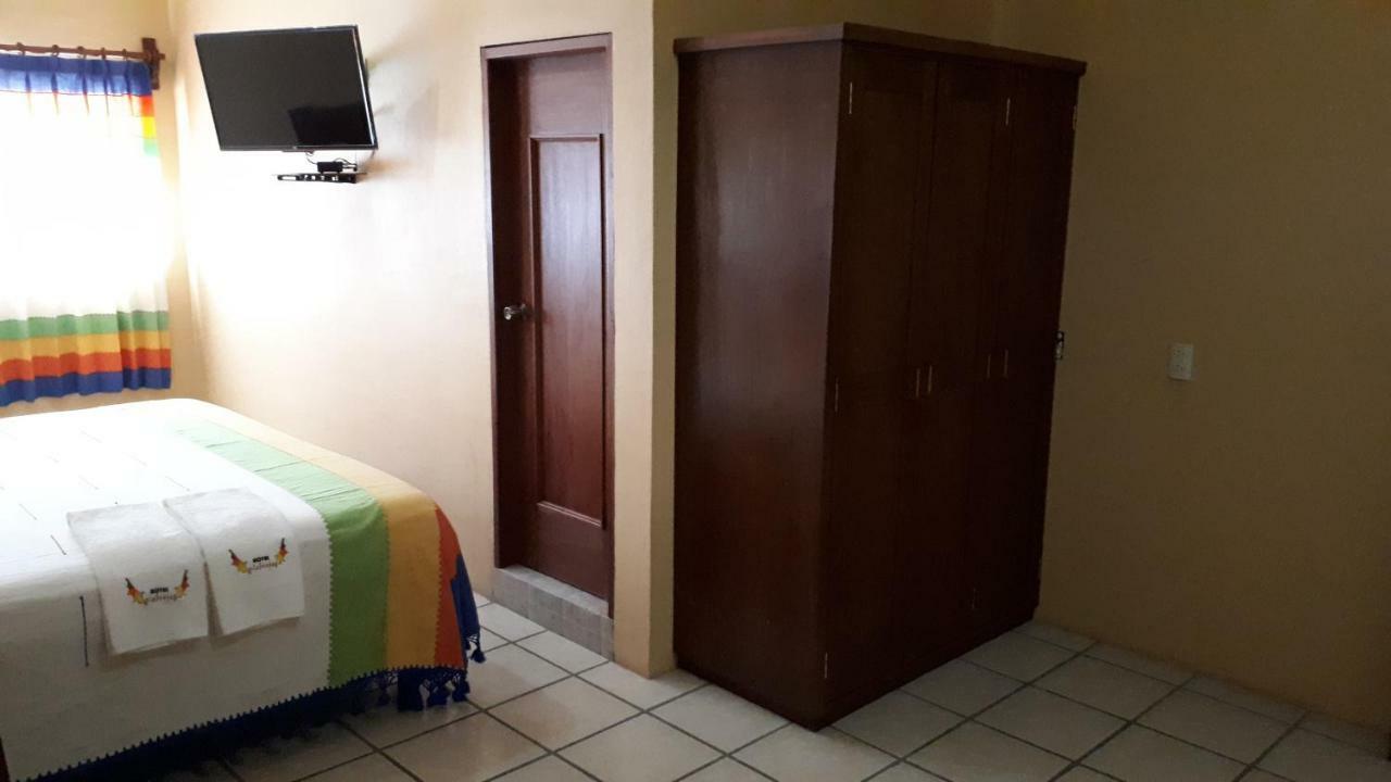 Hotel Alebrijes San Pedro Pochutla 外观 照片