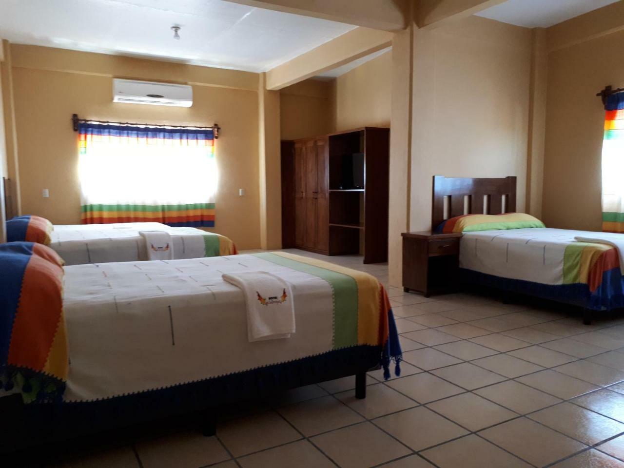 Hotel Alebrijes San Pedro Pochutla 外观 照片