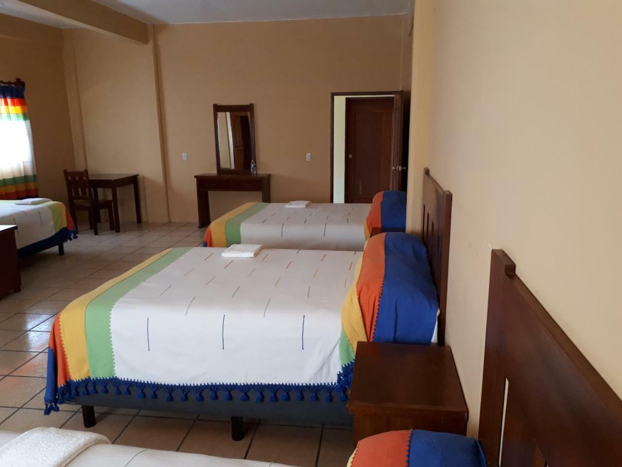 Hotel Alebrijes San Pedro Pochutla 外观 照片