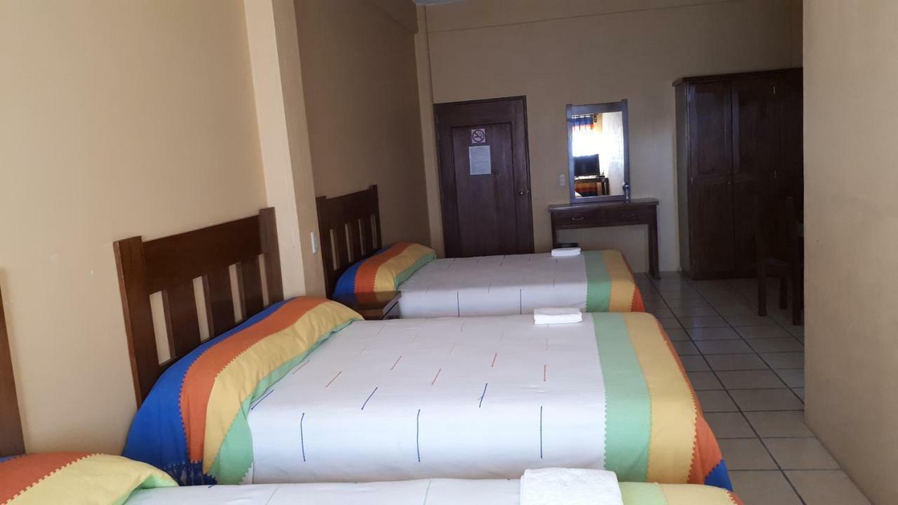 Hotel Alebrijes San Pedro Pochutla 外观 照片