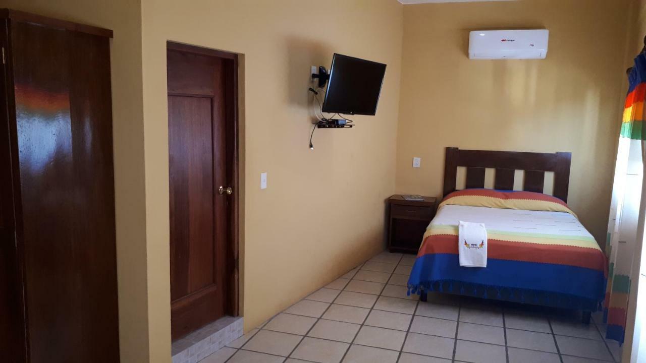 Hotel Alebrijes San Pedro Pochutla 外观 照片